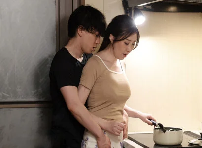 Mẹ kế chiều lòng con chồng